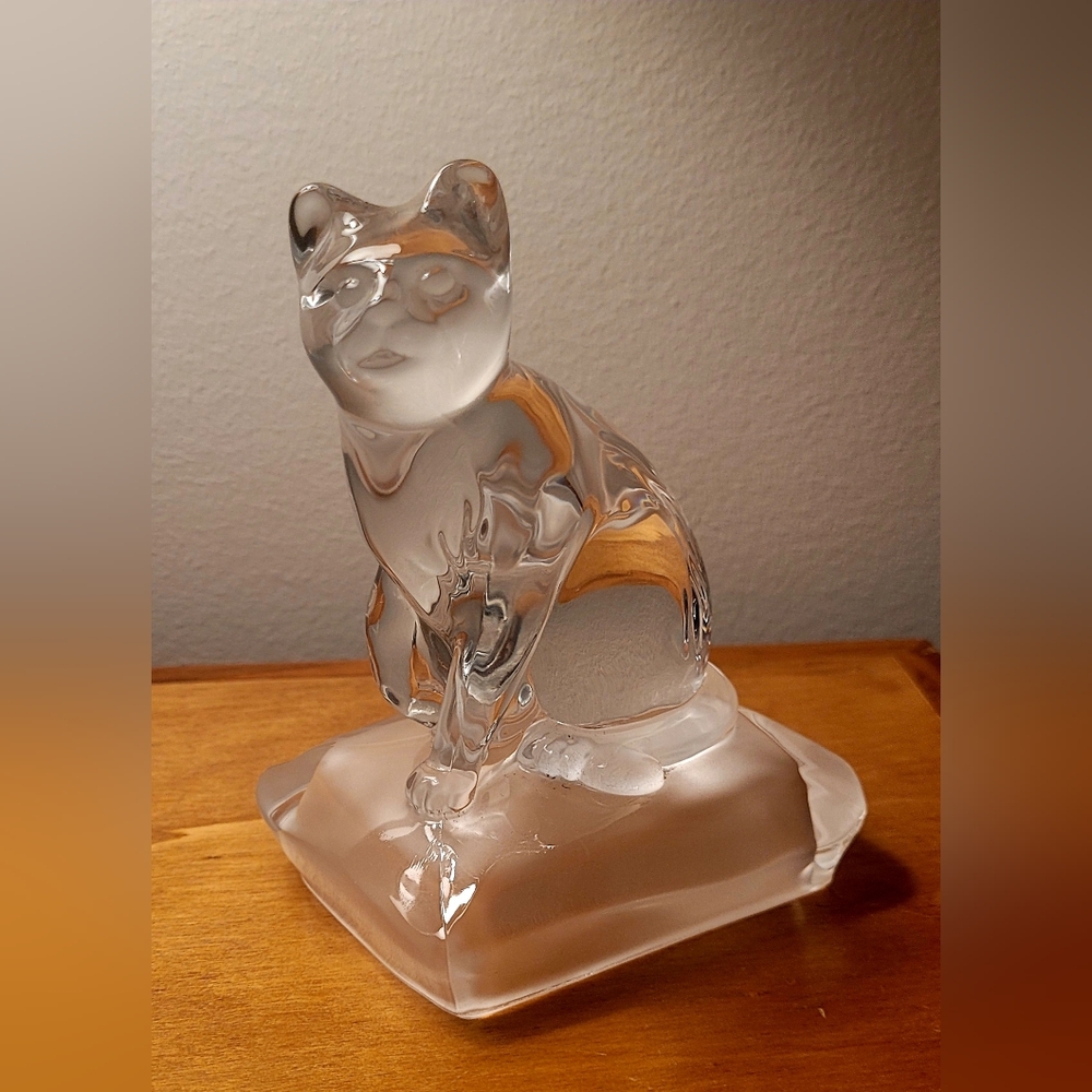 Vintage Crystal D'Arques Lead Crystal Glass Cat on Frosted Pillow Figurine 5"x4"